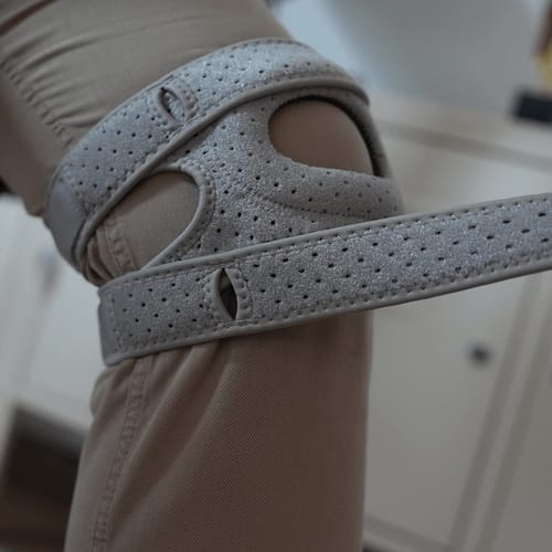 Customer photo review of Stabil knee brace