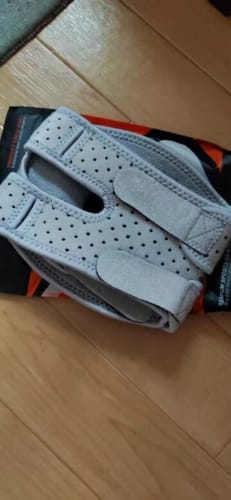 Customer photo review of Stabil knee brace